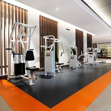 Anantara Riverside Bangkok Resort Экстерьер фото The gym at the hotel