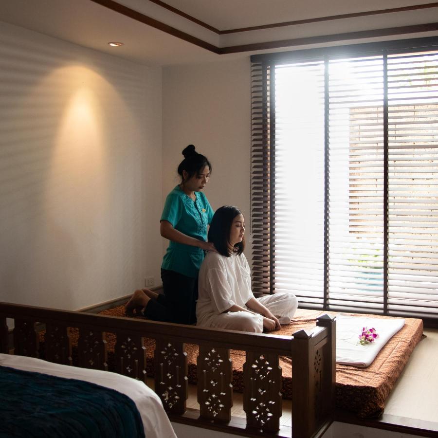 Anantara Riverside Bangkok Resort Экстерьер фото Thai massage