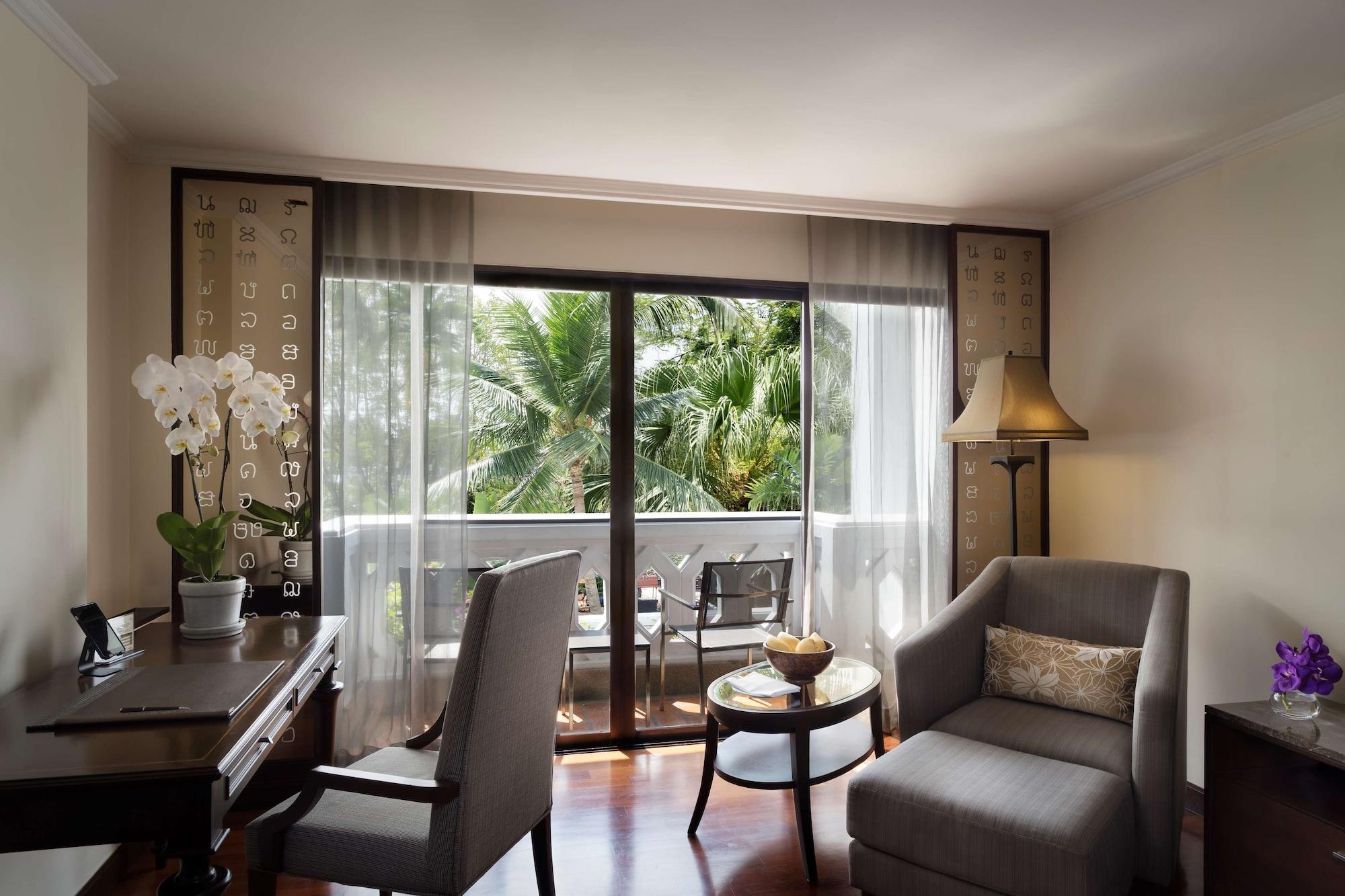 Anantara Riverside Bangkok Resort Экстерьер фото A room at the hotel