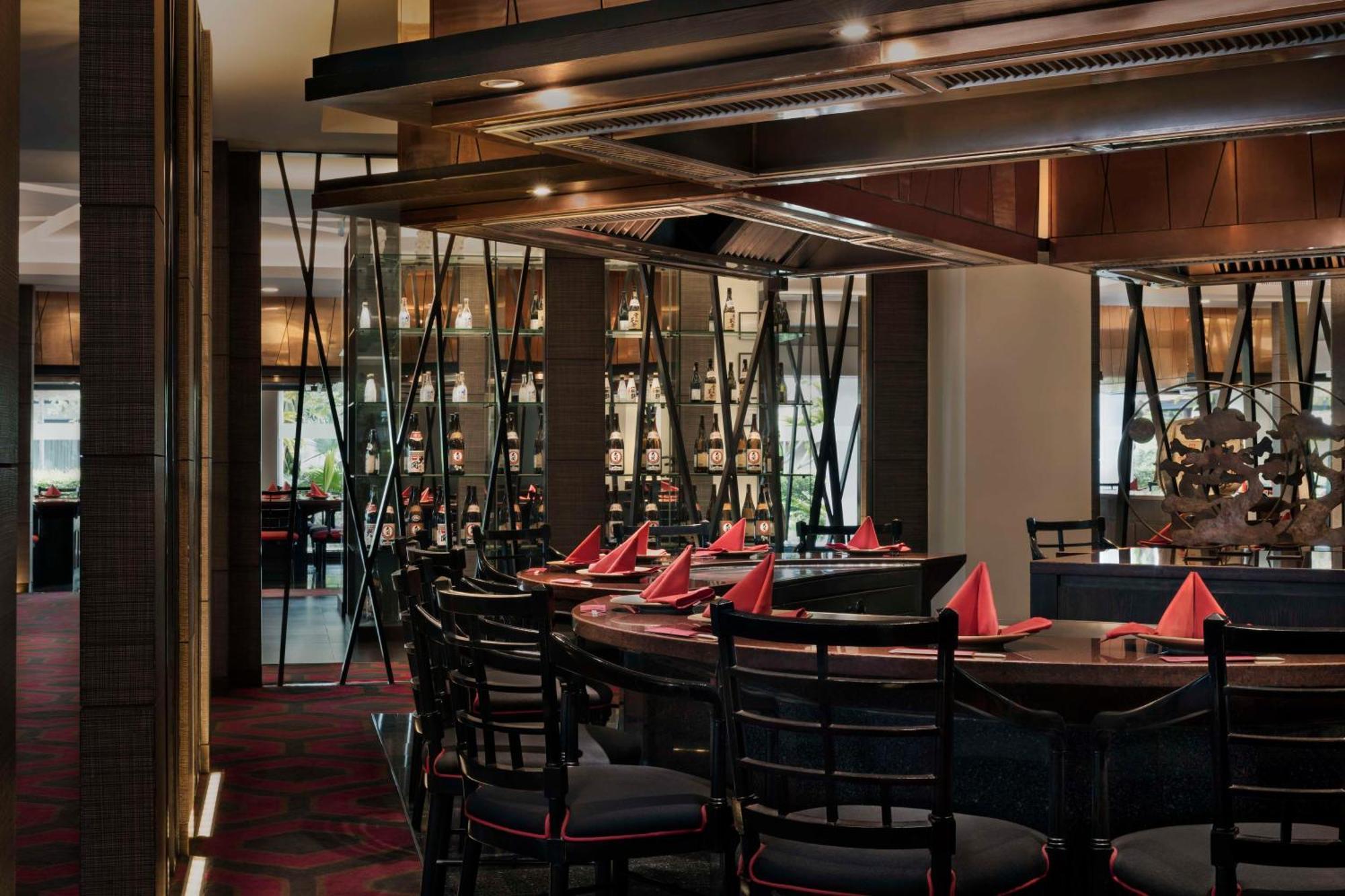 Anantara Riverside Bangkok Resort Экстерьер фото The interior of the restaurant