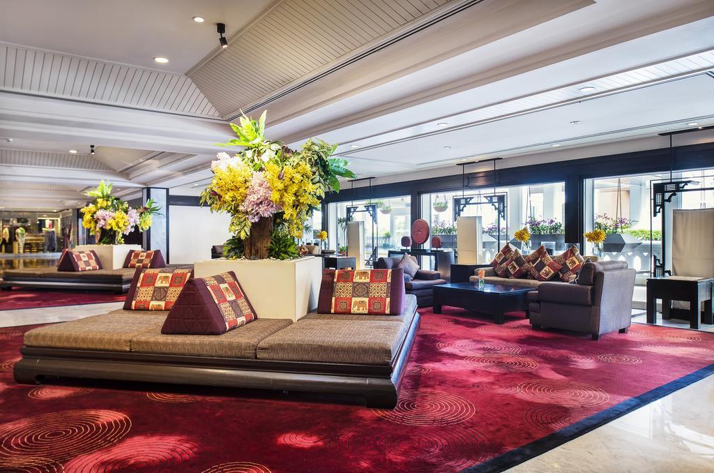 Anantara Riverside Bangkok Resort Экстерьер фото The lobby of the hotel