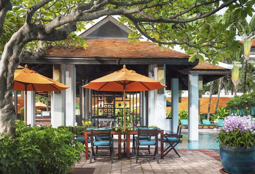 Anantara Riverside Bangkok Resort Экстерьер фото The Pool Bar